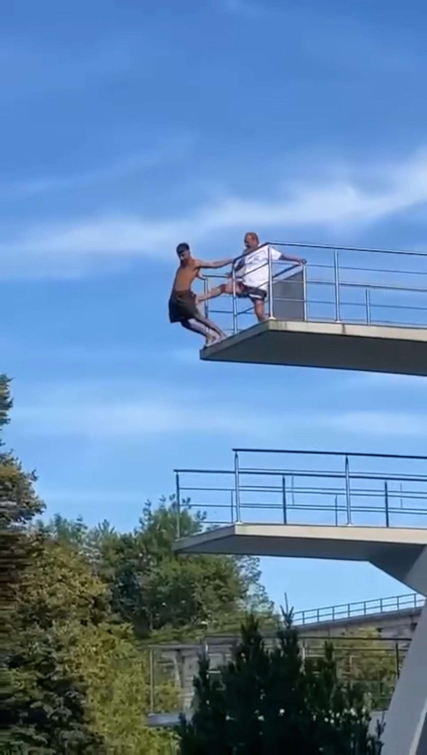 Lifeguard Cleared Of Assault After Video Shows…
